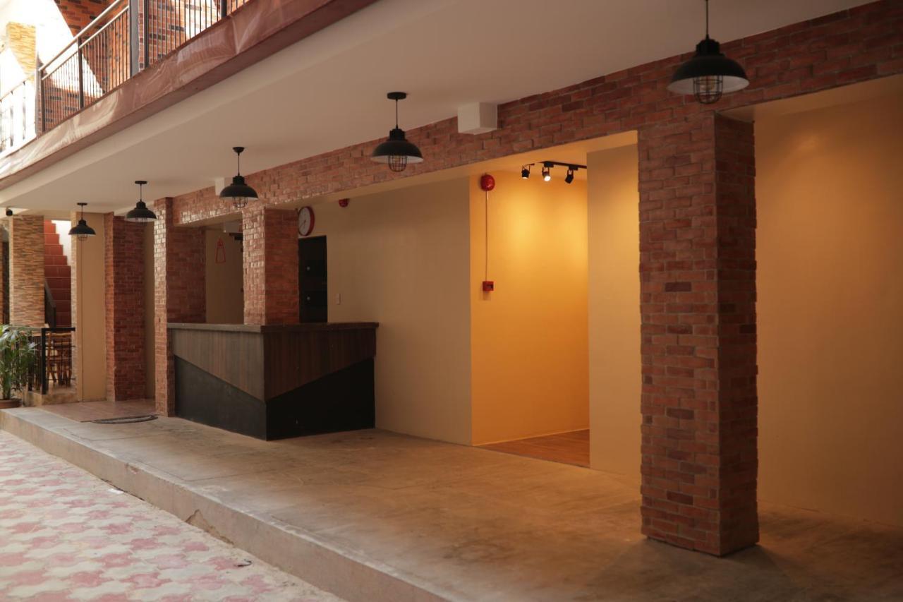 Cerca Hotel Balabag  Bagian luar foto