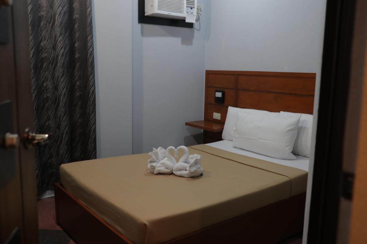 Cerca Hotel Balabag  Bagian luar foto