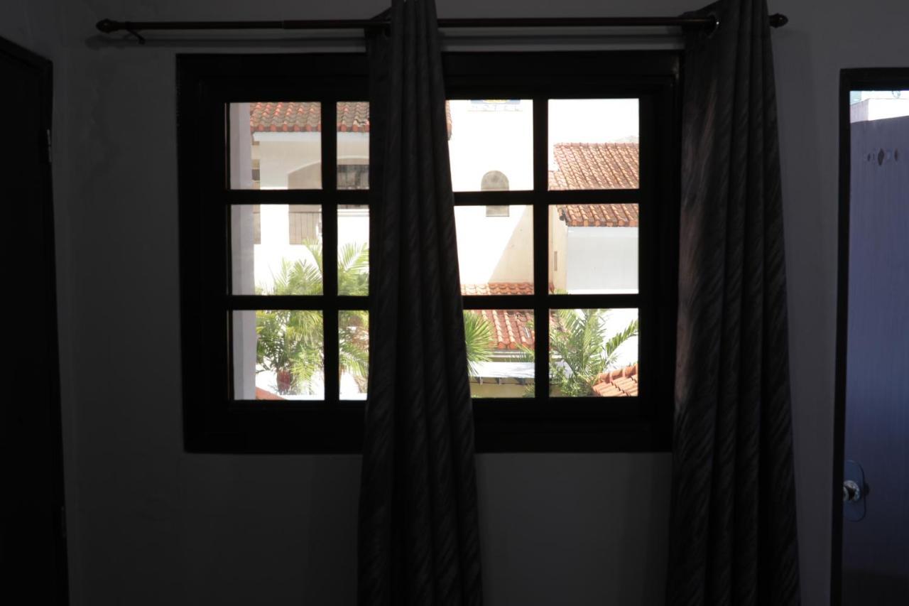 Cerca Hotel Balabag  Bagian luar foto